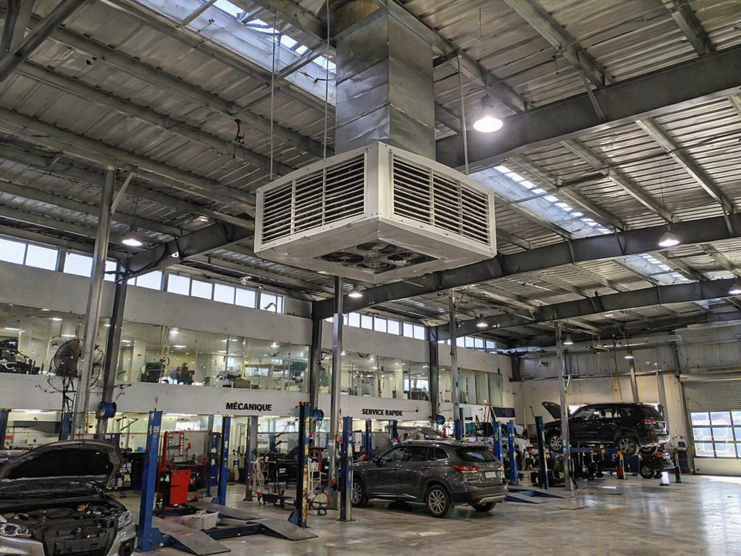 Techniciens et équipements de ventilation industrielle